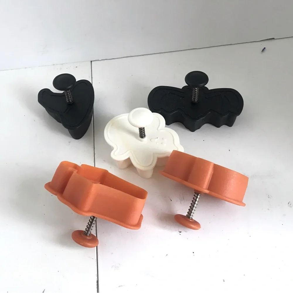 William Sonoma Kids Halloween Cookie Cutters Press-And-Stamp Set Of 5